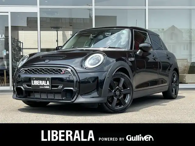 ＭＩＮＩ ＢＭＷ ミニ クーパー S クラシックトリム 岐阜県 2021(令3)年 3.5万km ミッドナイト・ブラック・メタリック クラシックトリム/アンビエントライト/純正HDDナビ/【Bluetooth/USB】/衝突回避・被害軽減ブレーキ/アダプティブ・クルーズ・コントロール/レーン・ディパーチャー・ウォーニング/パーキング・アシスト・パッケージ/パーク・ディスタンス・コントロール/レイン・センサー/クロス/レザレット/純正17インチアロイ・ホイール/ターボ/LEDヘッドライト/ダイナミック・スタビリティ・コントロール /イモビライザー/ビルトインETC/純正ドライブレコーダー/ダブル＋サイドエアバック/プッシュスタート/コンフォート・アクセス・システム/スペアキー/保証書