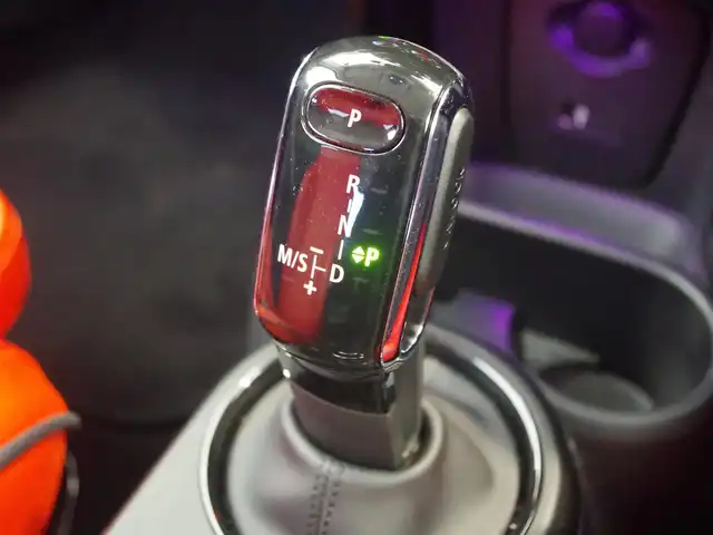 ＭＩＮＩ ＢＭＷ ミニ クーパー S クラシックトリム 岐阜県 2021(令3)年 3.5万km ミッドナイト・ブラック・メタリック クラシックトリム/アンビエントライト/純正HDDナビ/【Bluetooth/USB】/衝突回避・被害軽減ブレーキ/アダプティブ・クルーズ・コントロール/レーン・ディパーチャー・ウォーニング/パーキング・アシスト・パッケージ/パーク・ディスタンス・コントロール/レイン・センサー/クロス/レザレット/純正17インチアロイ・ホイール/ターボ/LEDヘッドライト/ダイナミック・スタビリティ・コントロール /イモビライザー/ビルトインETC/純正ドライブレコーダー/ダブル＋サイドエアバック/プッシュスタート/コンフォート・アクセス・システム/スペアキー/保証書