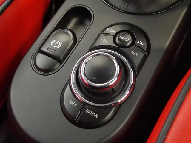 ＭＩＮＩ ＢＭＷ ミニ クーパー S クラシックトリム 岐阜県 2021(令3)年 3.5万km ミッドナイト・ブラック・メタリック クラシックトリム/アンビエントライト/純正HDDナビ/【Bluetooth/USB】/衝突回避・被害軽減ブレーキ/アダプティブ・クルーズ・コントロール/レーン・ディパーチャー・ウォーニング/パーキング・アシスト・パッケージ/パーク・ディスタンス・コントロール/レイン・センサー/クロス/レザレット/純正17インチアロイ・ホイール/ターボ/LEDヘッドライト/ダイナミック・スタビリティ・コントロール /イモビライザー/ビルトインETC/純正ドライブレコーダー/ダブル＋サイドエアバック/プッシュスタート/コンフォート・アクセス・システム/スペアキー/保証書