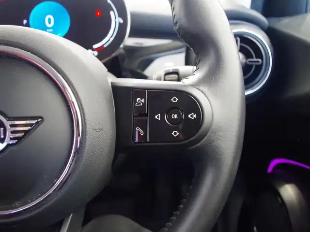 ＭＩＮＩ ＢＭＷ ミニ クーパー S クラシックトリム 岐阜県 2021(令3)年 3.5万km ミッドナイト・ブラック・メタリック クラシックトリム/アンビエントライト/純正HDDナビ/【Bluetooth/USB】/衝突回避・被害軽減ブレーキ/アダプティブ・クルーズ・コントロール/レーン・ディパーチャー・ウォーニング/パーキング・アシスト・パッケージ/パーク・ディスタンス・コントロール/レイン・センサー/クロス/レザレット/純正17インチアロイ・ホイール/ターボ/LEDヘッドライト/ダイナミック・スタビリティ・コントロール /イモビライザー/ビルトインETC/純正ドライブレコーダー/ダブル＋サイドエアバック/プッシュスタート/コンフォート・アクセス・システム/スペアキー/保証書