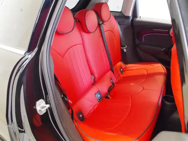 ＭＩＮＩ ＢＭＷ ミニ クーパー S クラシックトリム 岐阜県 2021(令3)年 3.5万km ミッドナイト・ブラック・メタリック クラシックトリム/アンビエントライト/純正HDDナビ/【Bluetooth/USB】/衝突回避・被害軽減ブレーキ/アダプティブ・クルーズ・コントロール/レーン・ディパーチャー・ウォーニング/パーキング・アシスト・パッケージ/パーク・ディスタンス・コントロール/レイン・センサー/クロス/レザレット/純正17インチアロイ・ホイール/ターボ/LEDヘッドライト/ダイナミック・スタビリティ・コントロール /イモビライザー/ビルトインETC/純正ドライブレコーダー/ダブル＋サイドエアバック/プッシュスタート/コンフォート・アクセス・システム/スペアキー/保証書