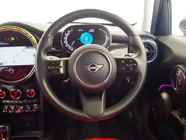 ＭＩＮＩ ＢＭＷ ミニ クーパー S クラシックトリム 岐阜県 2021(令3)年 3.5万km ミッドナイト・ブラック・メタリック クラシックトリム/アンビエントライト/純正HDDナビ/【Bluetooth/USB】/衝突回避・被害軽減ブレーキ/アダプティブ・クルーズ・コントロール/レーン・ディパーチャー・ウォーニング/パーキング・アシスト・パッケージ/パーク・ディスタンス・コントロール/レイン・センサー/クロス/レザレット/純正17インチアロイ・ホイール/ターボ/LEDヘッドライト/ダイナミック・スタビリティ・コントロール /イモビライザー/ビルトインETC/純正ドライブレコーダー/ダブル＋サイドエアバック/プッシュスタート/コンフォート・アクセス・システム/スペアキー/保証書