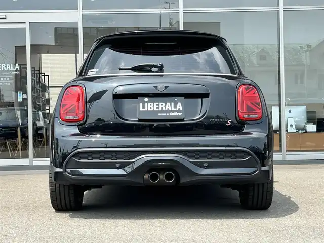 ＭＩＮＩ ＢＭＷ ミニ クーパー S クラシックトリム 岐阜県 2021(令3)年 3.5万km ミッドナイト・ブラック・メタリック クラシックトリム/アンビエントライト/純正HDDナビ/【Bluetooth/USB】/衝突回避・被害軽減ブレーキ/アダプティブ・クルーズ・コントロール/レーン・ディパーチャー・ウォーニング/パーキング・アシスト・パッケージ/パーク・ディスタンス・コントロール/レイン・センサー/クロス/レザレット/純正17インチアロイ・ホイール/ターボ/LEDヘッドライト/ダイナミック・スタビリティ・コントロール /イモビライザー/ビルトインETC/純正ドライブレコーダー/ダブル＋サイドエアバック/プッシュスタート/コンフォート・アクセス・システム/スペアキー/保証書