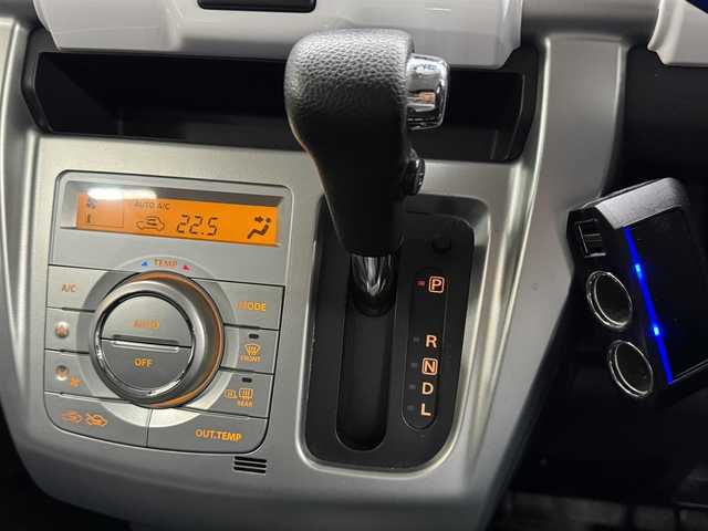スズキ ハスラー X ターボ 三重県 2018(平30)年 5.2万km フェニックスレッドパール/ブルーイッシュブラックパール マイルドハイブリッド・ターボ/FF/インパネCVT/純正 7インチワイドナビ CN-RZ73W/（FM/AM/SD/iPod/TV/USB/Bluetooth/MEMORY MUSIC/CD/DVD/VTR）/【OP】全方位モニター/ビルトイン ETC/安全/・デュアルカメラブレーキサポート/・誤発進抑制機能/・車線逸脱警報機能/・ふらつき警報機能/・ESP（横滑り防止）/装備/・シートヒーター（D/N）/・オートエアコン/・オートライト/・HID（ディスチャージ） ヘッドライト ＋ フロントフォグランプ/・ステアリングスイッチ/・プッシュスタート/・スマートキーx2/・純正 フロアマット＆ドアバイザー/・純正 15inAW/・保/取/ナビ取/・2トーンカラー『フェニックスレッドパールスラッシュブルーイッシュブラックパール［A6R］』/など