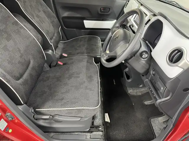 スズキ ハスラー X ターボ 三重県 2018(平30)年 5.2万km フェニックスレッドパール/ブルーイッシュブラックパール マイルドハイブリッド・ターボ/FF/インパネCVT/純正 7インチワイドナビ CN-RZ73W/（FM/AM/SD/iPod/TV/USB/Bluetooth/MEMORY MUSIC/CD/DVD/VTR）/【OP】全方位モニター/ビルトイン ETC/安全/・デュアルカメラブレーキサポート/・誤発進抑制機能/・車線逸脱警報機能/・ふらつき警報機能/・ESP（横滑り防止）/装備/・シートヒーター（D/N）/・オートエアコン/・オートライト/・HID（ディスチャージ） ヘッドライト ＋ フロントフォグランプ/・ステアリングスイッチ/・プッシュスタート/・スマートキーx2/・純正 フロアマット＆ドアバイザー/・純正 15inAW/・保/取/ナビ取/・2トーンカラー『フェニックスレッドパールスラッシュブルーイッシュブラックパール［A6R］』/など