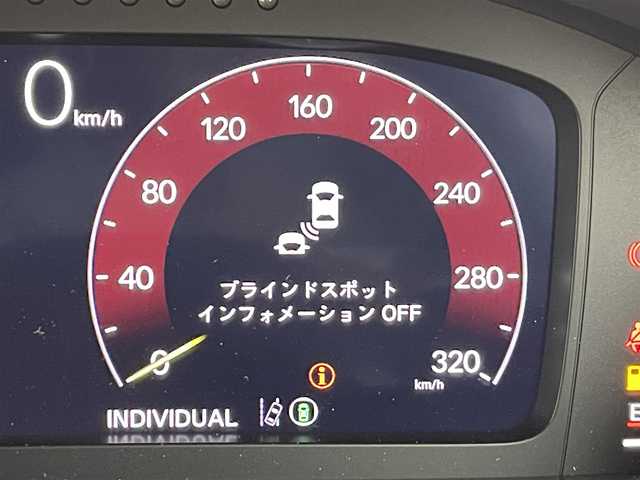 ホンダ シビック タイプR 群馬県 2025(令7)年 0.1万km未満 チャンピオンシップホワイト ・登録済未使用車(登録時走行距離：40km)/Honda CONNECTディスプレー+ETC2.0/・9インチワイドディスプレー/・AM/FM/USB/Bluetooth/フルセグTV/・AppleCarPlay/AndroidAuto/・ETC2.0車載器(ナビ連動)/・Honda LogR/HondaSENSING/・衝突軽減ブレーキ/近距離衝突軽減ブレーキ/・車線維持支援システム/路外逸脱抑制機能/・歩行者事故低減ステアリング/・アダプティブクルーズコントロール/・オートハイビーム/・ブラインドスポットインフォメーション/・先行車発進お知らせ機能/標識認識機能/・パーキングセンサーシステム/後退出庫サポート/TYPE R専装備/・専用10.2インチデジタルグラフィックメーター/・専用LEDレブインジケーター/・専用ステアリングホイール/・専用ステアリングエンブレム/・専用フロントグリル/・専用エアロダイナミクスカラードバンパー(前後)/・グロスブラックフロントスポイラー/・専用大型リアスポイラー(グロスブラック)/・専用サスペンション(フロント：デュアルアクシスストラット/リア：マルチリンク)/・Brembo社製ブレーキキャリパー/・19インチリバースリムアルミホイール/フルLEDヘッドランプ