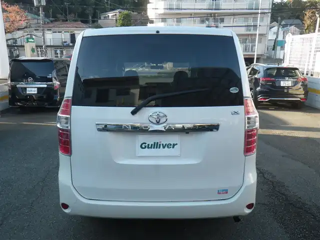 トヨタ ノア X スマートエディション 神奈川県 2010(平22)年 11.3万km ホワイトパールクリスタルシャイン 車検8年12月4日迄/純正HDDナビ　ワンセグ/（Mサーバー/AUX/SD/DVD再生可）/バックカメラ/両側パワースライドドア/フリップダウンモニター/ビルトインETC/スマートキーx2/80系ノア用アルミホイール/キセノンヘッドランプ/ウインカーミラー/取説書/保証書