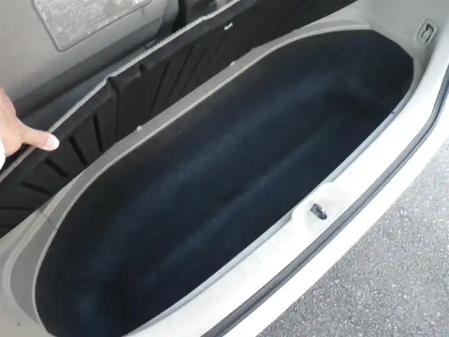 トヨタ ノア X スマートエディション 神奈川県 2010(平22)年 11.3万km ホワイトパールクリスタルシャイン 車検8年12月4日迄/純正HDDナビ　ワンセグ/（Mサーバー/AUX/SD/DVD再生可）/バックカメラ/両側パワースライドドア/フリップダウンモニター/ビルトインETC/スマートキーx2/80系ノア用アルミホイール/キセノンヘッドランプ/ウインカーミラー/取説書/保証書