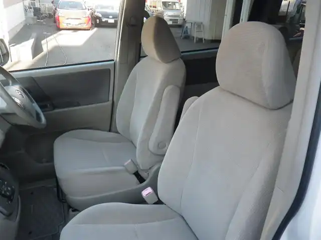 トヨタ ノア X スマートエディション 神奈川県 2010(平22)年 11.3万km ホワイトパールクリスタルシャイン 車検8年12月4日迄/純正HDDナビ　ワンセグ/（Mサーバー/AUX/SD/DVD再生可）/バックカメラ/両側パワースライドドア/フリップダウンモニター/ビルトインETC/スマートキーx2/80系ノア用アルミホイール/キセノンヘッドランプ/ウインカーミラー/取説書/保証書