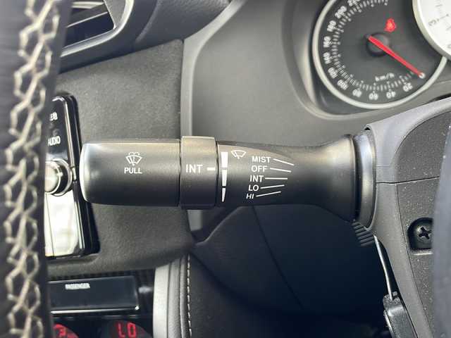 トヨタ ８６ GRスポーツ 静岡県 2018(平30)年 2.7万km クリスタルホワイトパール 【主要装備】/専用シート/エアロ/純正ナビ　/バックカメラ　/前方ドライブレコーダー　/ステアリングスイッチ　/プッシュスタート　/スマートキー　/オートライト　/トランクスポイラー　/Ｂｌｕｅｔｏｏｔｈ接続　/純正１７インチアルミ/クルーズコントロール/ＥＴＣ２．０/ＡＭ/ＦＭ/ＣＤ/ＤＶＤ/フルセグＴＶ/ＳＤ/Ｂｌｕｅｔｏｏｔｈ