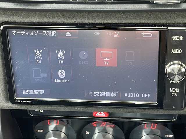 トヨタ ８６ GRスポーツ 静岡県 2018(平30)年 2.7万km クリスタルホワイトパール 【主要装備】/専用シート/エアロ/純正ナビ　/バックカメラ　/前方ドライブレコーダー　/ステアリングスイッチ　/プッシュスタート　/スマートキー　/オートライト　/トランクスポイラー　/Ｂｌｕｅｔｏｏｔｈ接続　/純正１７インチアルミ/クルーズコントロール/ＥＴＣ２．０/ＡＭ/ＦＭ/ＣＤ/ＤＶＤ/フルセグＴＶ/ＳＤ/Ｂｌｕｅｔｏｏｔｈ