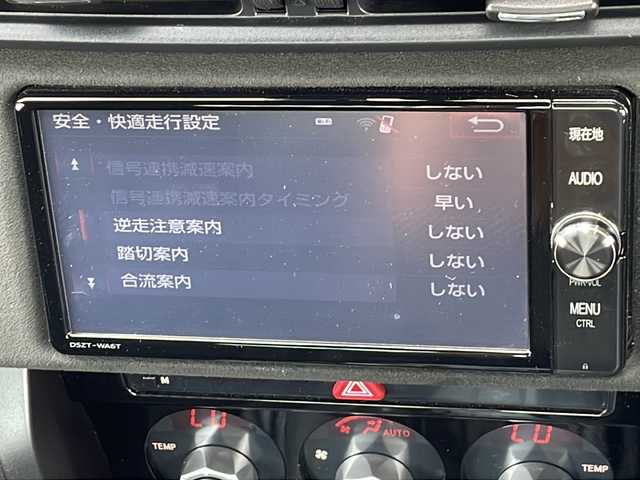 トヨタ ８６ GRスポーツ 静岡県 2018(平30)年 2.7万km クリスタルホワイトパール 【主要装備】/専用シート/エアロ/純正ナビ　/バックカメラ　/前方ドライブレコーダー　/ステアリングスイッチ　/プッシュスタート　/スマートキー　/オートライト　/トランクスポイラー　/Ｂｌｕｅｔｏｏｔｈ接続　/純正１７インチアルミ/クルーズコントロール/ＥＴＣ２．０/ＡＭ/ＦＭ/ＣＤ/ＤＶＤ/フルセグＴＶ/ＳＤ/Ｂｌｕｅｔｏｏｔｈ