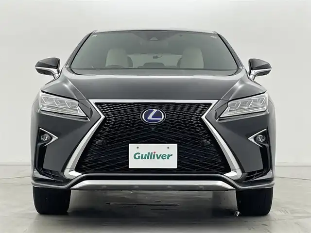 レクサス ＲＸ 450h Fスポーツ 群馬県 2016(平28)年 6.7万km グラファイトブラックガラスフレーク MarkLevinson(マークレビンソン)プレミアムサウンドシステム/ムーンルーフ/後席シートヒーター/パワーシート(電動リクライニング&電動格納機能付)/パノラミックビューモニター/ブラインドスポットモニター/インテリジェントクリアランスソナー/リヤクロストラフィックアラート/リヤクロストラフィックオートブレーキ/ホワイトレザーシート/＝＝＝＝＝/純正12.3インチナビ/・AM/FM/SD/Bluetooth/USB/AUX/・CD/DVD/Blu-ray/フルセグTV/Lexus Safety System+/・プリクラッシュセーフティシステム/・レーンキーピングアシスト/・オートマチックハイビーム/・レーダークルーズコントロール(全車速追従機能付)/前席パワーシート/シートヒーター/シートベンチレーション/運転席メモリー機能/ヘッドアップディスプレイ/ETC2.0/三眼フルLEDヘッドランプ/LEDシーケンシャルターンランプ
