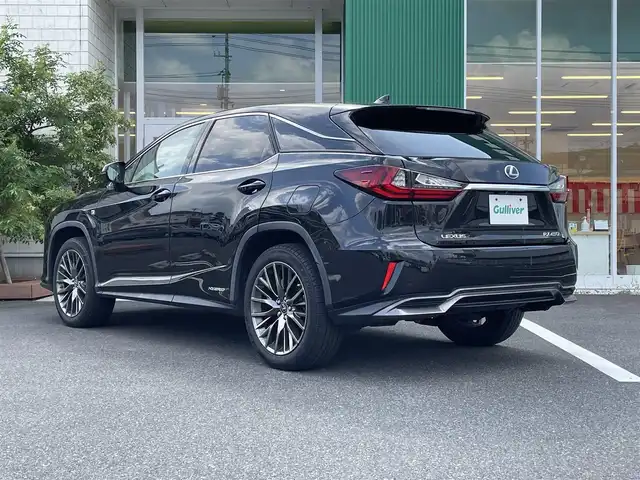 レクサス ＲＸ 450h Fスポーツ 岡山県 2016(平28)年 6.7万km グラファイトブラックガラスフレーク MarkLevinson(マークレビンソン)プレミアムサウンドシステム/ムーンルーフ/後席シートヒーター/パワーシート(電動リクライニング&電動格納機能付)/パノラミックビューモニター/ブラインドスポットモニター/インテリジェントクリアランスソナー/リヤクロストラフィックアラート/リヤクロストラフィックオートブレーキ/ホワイトレザーシート/＝＝＝＝＝/純正12.3インチナビ/・AM/FM/SD/Bluetooth/USB/AUX/・CD/DVD/Blu-ray/フルセグTV/Lexus Safety System+/・プリクラッシュセーフティシステム/・レーンキーピングアシスト/・オートマチックハイビーム/・レーダークルーズコントロール(全車速追従機能付)/前席パワーシート/シートヒーター/シートベンチレーション/運転席メモリー機能/ヘッドアップディスプレイ/ETC2.0/三眼フルLEDヘッドランプ/LEDシーケンシャルターンランプ