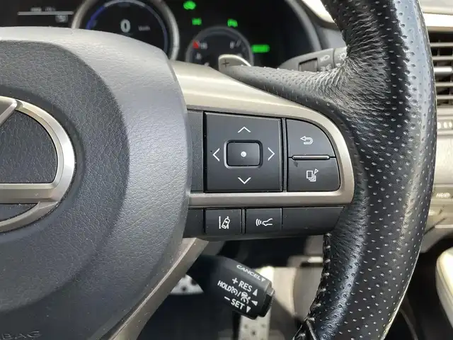 レクサス ＲＸ 450h Fスポーツ 岡山県 2016(平28)年 6.7万km グラファイトブラックガラスフレーク MarkLevinson(マークレビンソン)プレミアムサウンドシステム/ムーンルーフ/後席シートヒーター/パワーシート(電動リクライニング&電動格納機能付)/パノラミックビューモニター/ブラインドスポットモニター/インテリジェントクリアランスソナー/リヤクロストラフィックアラート/リヤクロストラフィックオートブレーキ/ホワイトレザーシート/＝＝＝＝＝/純正12.3インチナビ/・AM/FM/SD/Bluetooth/USB/AUX/・CD/DVD/Blu-ray/フルセグTV/Lexus Safety System+/・プリクラッシュセーフティシステム/・レーンキーピングアシスト/・オートマチックハイビーム/・レーダークルーズコントロール(全車速追従機能付)/前席パワーシート/シートヒーター/シートベンチレーション/運転席メモリー機能/ヘッドアップディスプレイ/ETC2.0/三眼フルLEDヘッドランプ/LEDシーケンシャルターンランプ