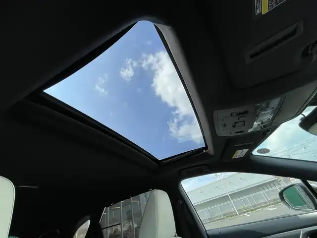 レクサス ＲＸ 450h Fスポーツ 岡山県 2016(平28)年 6.7万km グラファイトブラックガラスフレーク MarkLevinson(マークレビンソン)プレミアムサウンドシステム/ムーンルーフ/後席シートヒーター/パワーシート(電動リクライニング&電動格納機能付)/パノラミックビューモニター/ブラインドスポットモニター/インテリジェントクリアランスソナー/リヤクロストラフィックアラート/リヤクロストラフィックオートブレーキ/ホワイトレザーシート/＝＝＝＝＝/純正12.3インチナビ/・AM/FM/SD/Bluetooth/USB/AUX/・CD/DVD/Blu-ray/フルセグTV/Lexus Safety System+/・プリクラッシュセーフティシステム/・レーンキーピングアシスト/・オートマチックハイビーム/・レーダークルーズコントロール(全車速追従機能付)/前席パワーシート/シートヒーター/シートベンチレーション/運転席メモリー機能/ヘッドアップディスプレイ/ETC2.0/三眼フルLEDヘッドランプ/LEDシーケンシャルターンランプ