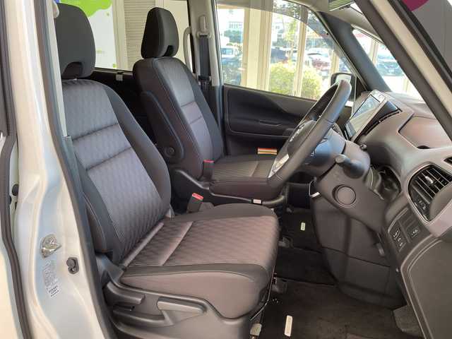 日産 セレナ ハイウェイスター V 埼玉県 2022(令4)年 1.4万km ブリリアントホワイトパール ワンオーナー/福祉車両/エマージェンシーブレーキ/プロパイロット/純正10インチメモリーナビ/　　DVD/BT/フルセグ/アラウンドビューモニター、バックカメラ、サイドカメラ、フロントカメラ/両側パワースライドドア/レーダークルーズコントロール/LEDオートライト/純正16インチアルミホイール/純正ETC