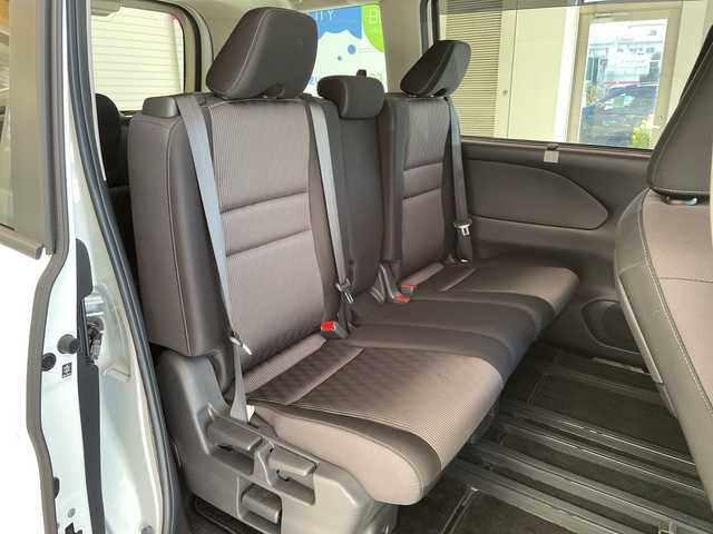 日産 セレナ ハイウェイスター V 埼玉県 2022(令4)年 1.4万km ブリリアントホワイトパール ワンオーナー/福祉車両/エマージェンシーブレーキ/プロパイロット/純正10インチメモリーナビ/　　DVD/BT/フルセグ/アラウンドビューモニター、バックカメラ、サイドカメラ、フロントカメラ/両側パワースライドドア/レーダークルーズコントロール/LEDオートライト/純正16インチアルミホイール/純正ETC