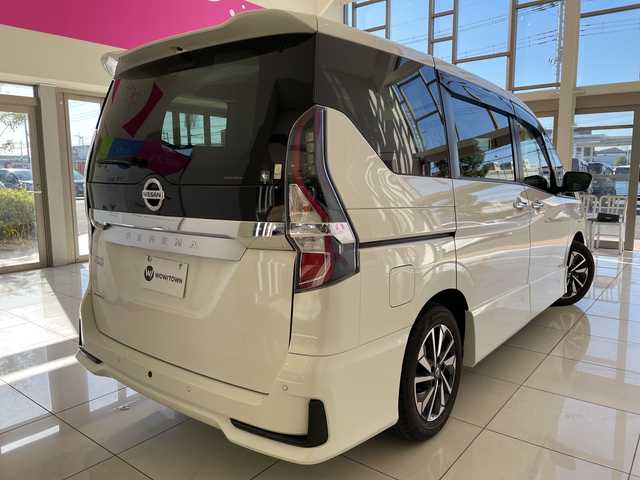 日産 セレナ ハイウェイスター V 埼玉県 2022(令4)年 1.4万km ブリリアントホワイトパール ワンオーナー/福祉車両/エマージェンシーブレーキ/プロパイロット/純正10インチメモリーナビ/　　DVD/BT/フルセグ/アラウンドビューモニター、バックカメラ、サイドカメラ、フロントカメラ/両側パワースライドドア/レーダークルーズコントロール/LEDオートライト/純正16インチアルミホイール/純正ETC