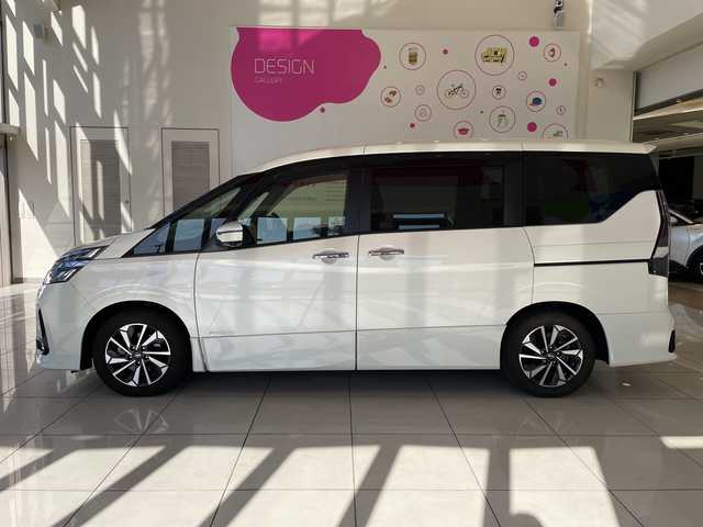 日産 セレナ ハイウェイスター V 埼玉県 2022(令4)年 1.4万km ブリリアントホワイトパール ワンオーナー/福祉車両/エマージェンシーブレーキ/プロパイロット/純正10インチメモリーナビ/　　DVD/BT/フルセグ/アラウンドビューモニター、バックカメラ、サイドカメラ、フロントカメラ/両側パワースライドドア/レーダークルーズコントロール/LEDオートライト/純正16インチアルミホイール/純正ETC