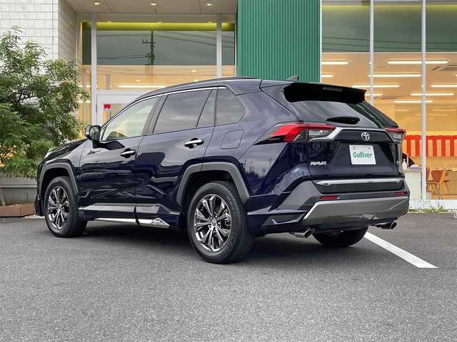 トヨタ ＲＡＶ４ ハイブリットG 岡山県 2022(令4)年 4.1万km ダークブルーマイカ 純正9インチディスプレイオーディオ/フルセグTV、FM、FM、AppleCarplay/AndroidAuto/全方位カメラ/パノラマムーンルーフ/ビルトインETC/運転席メモリーシート/パワーシート/前席シートヒーター/前席ベンチレーション/ステアリングヒーター/パワーバックドア/アクセサリーコンセント/ビートソニックIF36/HDMI to AVコネクター/充電用USB端子/トヨタセーフティセンス/・プリクラッシュセーフティ/・レーントレーシングアシスト/・レーダークルーズコントロール/・オートマチックハイビーム/・ロードサインアシスト/先行車発進告知機能/インテリジェントクリアランスソナー/リアクロストラフィックアラート/ブラインドスポットモニター/車両接近通報装置/モデリスタエアロ/ルーフレール