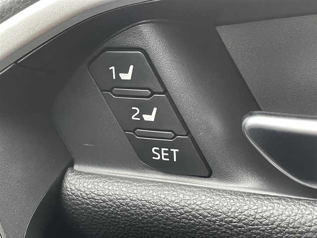 トヨタ ＲＡＶ４ ハイブリットG 岡山県 2022(令4)年 4.1万km ダークブルーマイカ 純正9インチディスプレイオーディオ/フルセグTV、FM、FM、AppleCarplay/AndroidAuto/全方位カメラ/パノラマムーンルーフ/ビルトインETC/運転席メモリーシート/パワーシート/前席シートヒーター/前席ベンチレーション/ステアリングヒーター/パワーバックドア/アクセサリーコンセント/ビートソニックIF36/HDMI to AVコネクター/充電用USB端子/トヨタセーフティセンス/・プリクラッシュセーフティ/・レーントレーシングアシスト/・レーダークルーズコントロール/・オートマチックハイビーム/・ロードサインアシスト/先行車発進告知機能/インテリジェントクリアランスソナー/リアクロストラフィックアラート/ブラインドスポットモニター/車両接近通報装置/モデリスタエアロ/ルーフレール