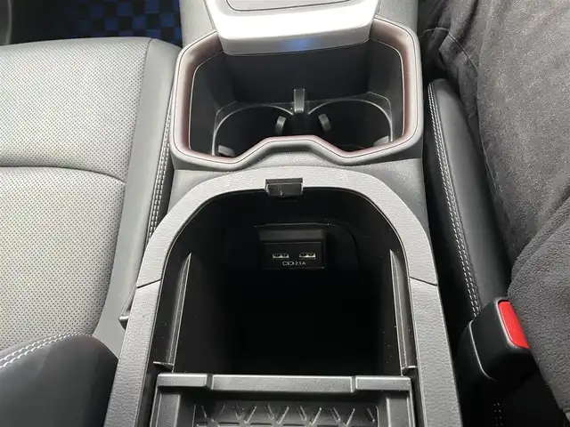トヨタ ＲＡＶ４ ハイブリットG 岡山県 2022(令4)年 4.1万km ダークブルーマイカ 純正9インチディスプレイオーディオ/フルセグTV、FM、FM、AppleCarplay/AndroidAuto/全方位カメラ/パノラマムーンルーフ/ビルトインETC/運転席メモリーシート/パワーシート/前席シートヒーター/前席ベンチレーション/ステアリングヒーター/パワーバックドア/アクセサリーコンセント/ビートソニックIF36/HDMI to AVコネクター/充電用USB端子/トヨタセーフティセンス/・プリクラッシュセーフティ/・レーントレーシングアシスト/・レーダークルーズコントロール/・オートマチックハイビーム/・ロードサインアシスト/先行車発進告知機能/インテリジェントクリアランスソナー/リアクロストラフィックアラート/ブラインドスポットモニター/車両接近通報装置/モデリスタエアロ/ルーフレール