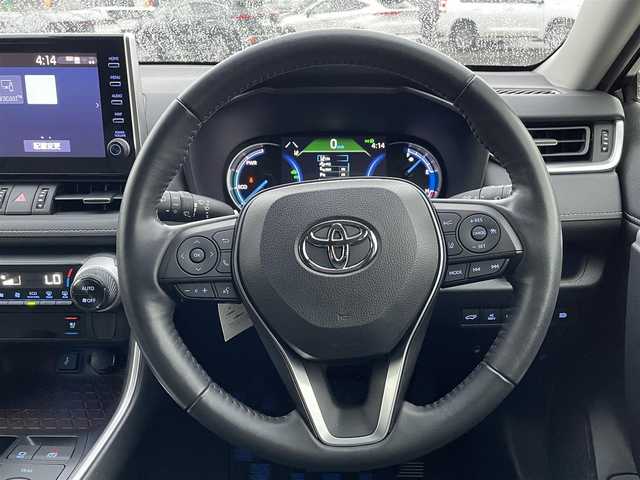 トヨタ ＲＡＶ４ ハイブリットG 岡山県 2022(令4)年 4.1万km ダークブルーマイカ 純正9インチディスプレイオーディオ/フルセグTV、FM、FM、AppleCarplay/AndroidAuto/全方位カメラ/パノラマムーンルーフ/ビルトインETC/運転席メモリーシート/パワーシート/前席シートヒーター/前席ベンチレーション/ステアリングヒーター/パワーバックドア/アクセサリーコンセント/ビートソニックIF36/HDMI to AVコネクター/充電用USB端子/トヨタセーフティセンス/・プリクラッシュセーフティ/・レーントレーシングアシスト/・レーダークルーズコントロール/・オートマチックハイビーム/・ロードサインアシスト/先行車発進告知機能/インテリジェントクリアランスソナー/リアクロストラフィックアラート/ブラインドスポットモニター/車両接近通報装置/モデリスタエアロ/ルーフレール