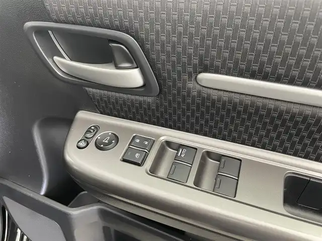 ホンダ ステップワゴン スパーダ クルスピセンシング 富山県 2020(令2)年 1.5万km プレミアムスパークルブラックパール 純正ナビ（AM/FM/CD/DVD/BT）/フルセグＴＶ/バックカメラ/両側パワースライドドア/衝突被害軽減ブレーキ/レーダークルーズコントロール/レーンキープアシスト/前席シートヒーター/ハーフレザーシート/アイドリングストップ/ETC2.0/わくわくゲート/プッシュスタート/LEDヘッドライト/社外フロアマット/保証書/取扱説明書
