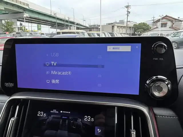 レクサス ＬＸ 600 愛知県 2024(令6)年 1.5万km ソニッククォーツ サンルーフ /ルーフレール/リヤエンターテイメントシステム/デジタルインナーミラー /マークレビンソンサウンドシステム/クールBOX/純正ディスプレイオーディオ、ナビ/フルセグTV/BT/HDMI/USB/パノラミックビューモニター/ビルトイン2.0ETC/純正20インチAW/レクサスセーフティシステムプラス/レーダークルーズコントロール/ブラインドスポットモニター/ヘッドアップディスプレイ/ドライブレコーダー/レーダー探知機/置くだけ充電/パワーバックドア/レザーシート/前席パワーシート（D席メモリー付き）/シートヒーター /エアシート/ハンドルヒーター /純正フロアマット/純正ドアバイザー/三眼LEDヘッドライト/取説、保証書/スペアキー
