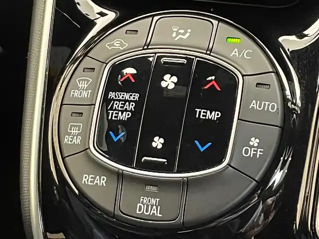 トヨタ ヴォクシー ZS 煌Ⅲ 岩手県 2021(令3)年 0.9万km ブラック ４WD/モデリスタフロントスポイラー/寒冷地仕様/両側パワースライドドア/トヨタセーフティセンスC/プリクラッシュセーフティ/レーンディパーチャーアラート/オートマチックハイビーム/先行車発進告知機能/クルーズコントロール/横滑り防止装置/アイドリングストップ/MTモード付きAT/クリアランスソナー/純正10.5インチナビ/バックカメラ/ETC/ドライブレコーダー/ロールサンシェード/リヤオートエアコン/LEDヘッドランプ/純正16インチアルミホイール