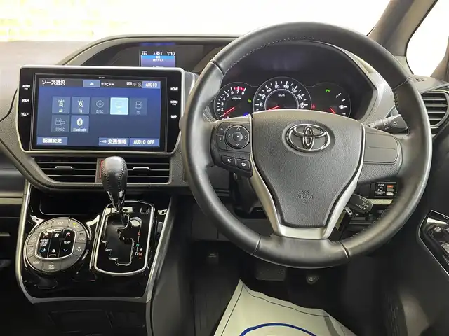 トヨタ ヴォクシー ZS 煌Ⅲ 岩手県 2021(令3)年 0.9万km ブラック ４WD/モデリスタフロントスポイラー/寒冷地仕様/両側パワースライドドア/トヨタセーフティセンスC/プリクラッシュセーフティ/レーンディパーチャーアラート/オートマチックハイビーム/先行車発進告知機能/クルーズコントロール/横滑り防止装置/アイドリングストップ/MTモード付きAT/クリアランスソナー/純正10.5インチナビ/バックカメラ/ETC/ドライブレコーダー/ロールサンシェード/リヤオートエアコン/LEDヘッドランプ/純正16インチアルミホイール