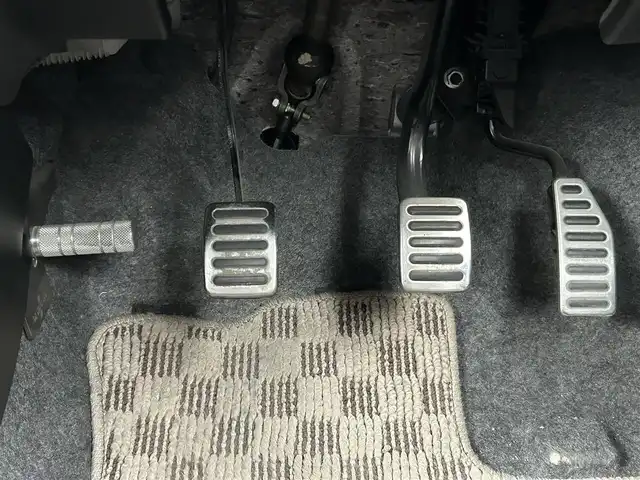 スズキ アルト ワークス 愛知県 2016(平28)年 3.9万km パールホワイト 社外ナビ　/   ＣＤ　/ターボ車　/横滑り防止装置　/純正１５インチアルミホイール　/レカロシート（前席のみ）　/プッシュスタート　/スマートキー　/オートライト/HIDライト