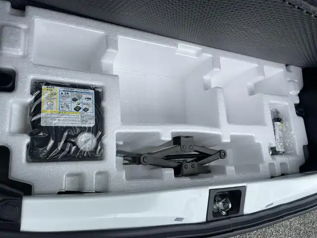 スズキ アルト ワークス 愛知県 2016(平28)年 3.9万km パールホワイト 社外ナビ　/   ＣＤ　/ターボ車　/横滑り防止装置　/純正１５インチアルミホイール　/レカロシート（前席のみ）　/プッシュスタート　/スマートキー　/オートライト/HIDライト