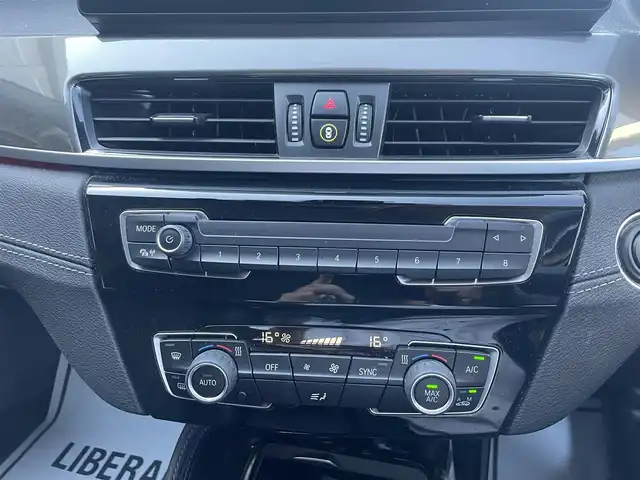 ＢＭＷ Ｘ１ xDrive 18d xライン 滋賀県 2021(令3)年 2.6万km ミネラルホワイト インテリジェントセーフティ　/ＡＣＣ　/ＬＫＡ　/ハーフレザー　/・前席パワーシート　/アンビエントライト　/純正ナビ（ＵＳＢ／ＢＴ）/バックカメラ　/電動リアゲート　/コンフォートアクセス　/コーナーセンサー　/ミラー一体型ＥＴＣ/純正18インチAW