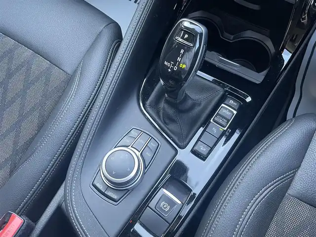 ＢＭＷ Ｘ１ xDrive 18d xライン 滋賀県 2021(令3)年 2.6万km ミネラルホワイト インテリジェントセーフティ　/ＡＣＣ　/ＬＫＡ　/ハーフレザー　/・前席パワーシート　/アンビエントライト　/純正ナビ（ＵＳＢ／ＢＴ）/バックカメラ　/電動リアゲート　/コンフォートアクセス　/コーナーセンサー　/ミラー一体型ＥＴＣ/純正18インチAW