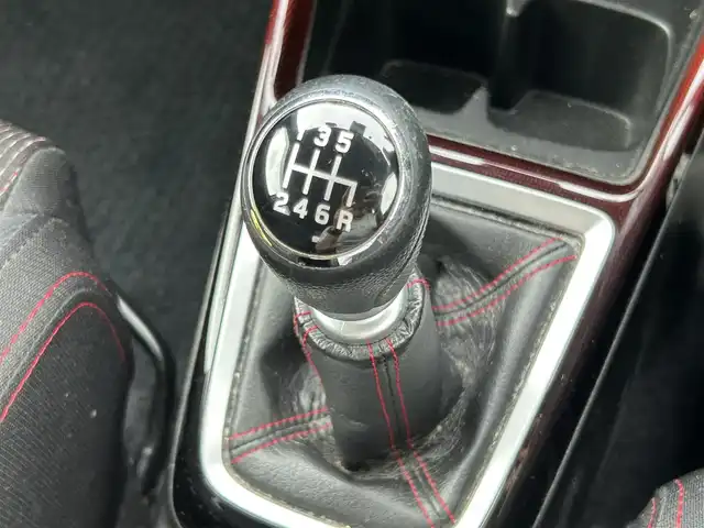 スズキ スイフト スポーツ 群馬県 2020(令2)年 6.7万km チャンピオンイエロー 6速MT ターボ/セーフティパッケージ/全方位モニターカメラパッケージ/純正SDナビ/CD・DVD・SD・USB/Bluetooth・フルセグTV/前後ドライブレコーダー/ビルトインETC/HKSマフラー/クルーズコントロール/横滑り防止装置/レーンキープアシスト/衝突軽減ブレーキ/取説・保証書/R3/4/5/6/7年記録簿/スマートキー×2