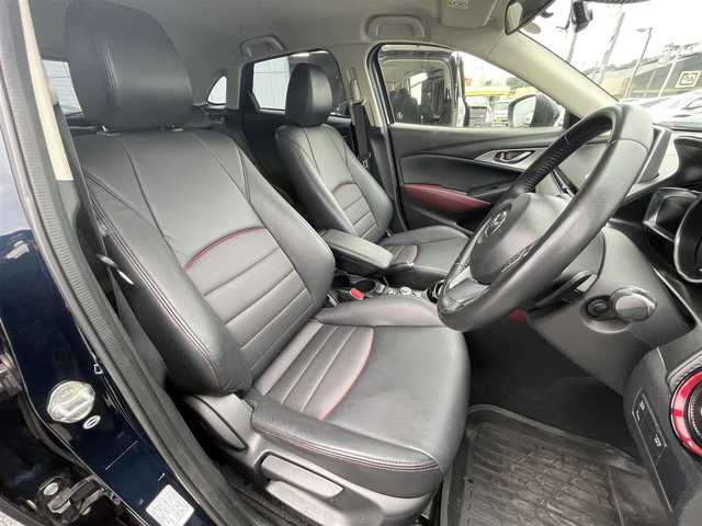 マツダ ＣＸ－３ XD ツーリング 神奈川県 2015(平27)年 11.4万km ディープクリスタルブルーマイカ (株)IDOMが運営する【じしゃロン相模原店】の自社ローン専用車両になります。こちらは現金またはオートローンご利用時の価格です。自社ローンご希望の方は別途その旨お申付け下さい/純正ＳＤナビ／Ｂｌｕｅｔｏｏｔｈ／ＤＶＤ／ＣＤ／地デジＴＶ／ＵＳＢ／ＡＵＸ/バックカメラ/ＥＴＣ/衝突軽減ブレーキ/ブラインドスポットモニター/ドライブレコーダー/オートライト/スマートキー/プッシュエンジンスタート/ゴム製フロアマット