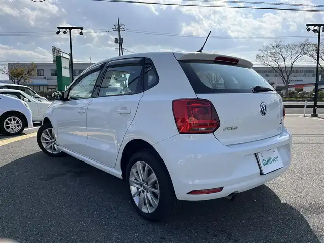 フォルクスワーゲン ポロ TSIコンフォートライン 鳥取県 2015(平27)年 7.5万km ピュアホワイト ターボ車/純正ナビ/フルセグ/DVD/CD/BT/バックカメラ・ETC/ドライブレコーダー/衝突軽減ブレーキ/レーダークルーズコントロール/パドイルシフト/純正15インチアルミホイール/アイドリングストップ/電動格納ミラー/ドアバイザー/フロアマット