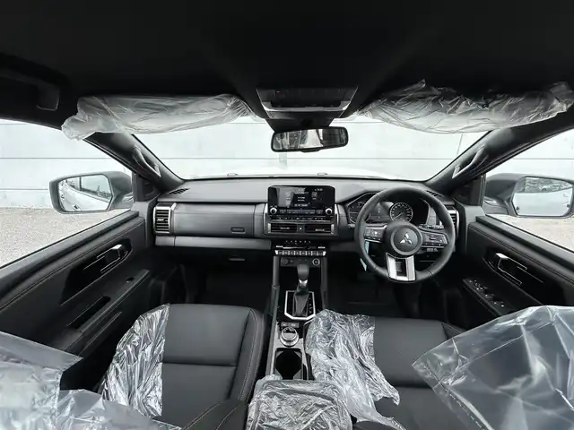 三菱 トライトン GSR 千葉県 2025(令7)年 0.1万km ホワイトダイヤモンド e-アシスト/・衝突軽減ブレーキ/レーンキープアシスト/・レーダークルーズコントロール/オートハイビーム/・クリアランスソナー/ブラインドスポットモニター/純正スマートフォン連携ナビ/・フルセグ/BT/USB/カープレイ/全方位カメラ/ステアリングスイッチ/MTモード/レザーシート(黒)/パワーシート(D席)/シートヒーター(D/N席)/ステアリングヒーター/LEDヘッドライト/オートライト/フォグライト/純正18インチAW