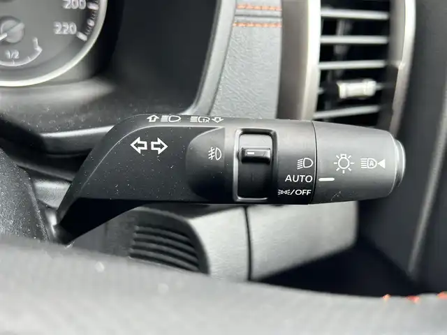 三菱 トライトン GSR 千葉県 2025(令7)年 0.1万km ホワイトダイヤモンド e-アシスト/・衝突軽減ブレーキ/レーンキープアシスト/・レーダークルーズコントロール/オートハイビーム/・クリアランスソナー/ブラインドスポットモニター/純正スマートフォン連携ナビ/・フルセグ/BT/USB/カープレイ/全方位カメラ/ステアリングスイッチ/MTモード/レザーシート(黒)/パワーシート(D席)/シートヒーター(D/N席)/ステアリングヒーター/LEDヘッドライト/オートライト/フォグライト/純正18インチAW