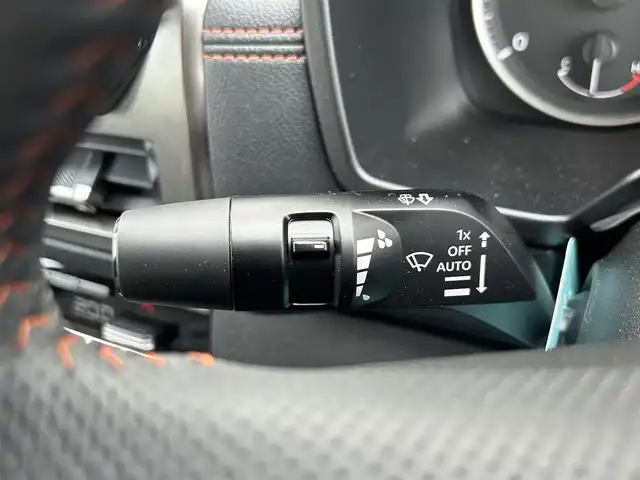 三菱 トライトン GSR 千葉県 2025(令7)年 0.1万km ホワイトダイヤモンド e-アシスト/・衝突軽減ブレーキ/レーンキープアシスト/・レーダークルーズコントロール/オートハイビーム/・クリアランスソナー/ブラインドスポットモニター/純正スマートフォン連携ナビ/・フルセグ/BT/USB/カープレイ/全方位カメラ/ステアリングスイッチ/MTモード/レザーシート(黒)/パワーシート(D席)/シートヒーター(D/N席)/ステアリングヒーター/LEDヘッドライト/オートライト/フォグライト/純正18インチAW