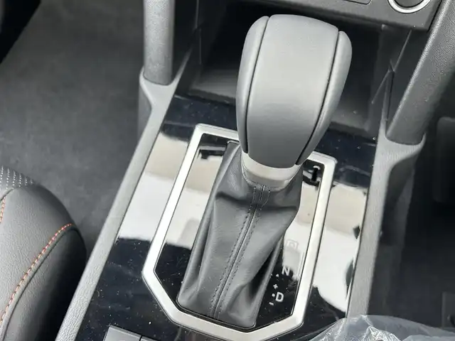 三菱 トライトン GSR 千葉県 2025(令7)年 0.1万km ホワイトダイヤモンド e-アシスト/・衝突軽減ブレーキ/レーンキープアシスト/・レーダークルーズコントロール/オートハイビーム/・クリアランスソナー/ブラインドスポットモニター/純正スマートフォン連携ナビ/・フルセグ/BT/USB/カープレイ/全方位カメラ/ステアリングスイッチ/MTモード/レザーシート(黒)/パワーシート(D席)/シートヒーター(D/N席)/ステアリングヒーター/LEDヘッドライト/オートライト/フォグライト/純正18インチAW