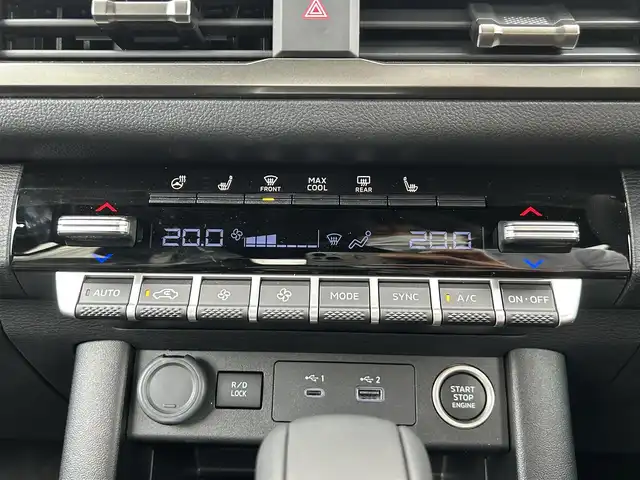 三菱 トライトン GSR 千葉県 2025(令7)年 0.1万km ホワイトダイヤモンド e-アシスト/・衝突軽減ブレーキ/レーンキープアシスト/・レーダークルーズコントロール/オートハイビーム/・クリアランスソナー/ブラインドスポットモニター/純正スマートフォン連携ナビ/・フルセグ/BT/USB/カープレイ/全方位カメラ/ステアリングスイッチ/MTモード/レザーシート(黒)/パワーシート(D席)/シートヒーター(D/N席)/ステアリングヒーター/LEDヘッドライト/オートライト/フォグライト/純正18インチAW