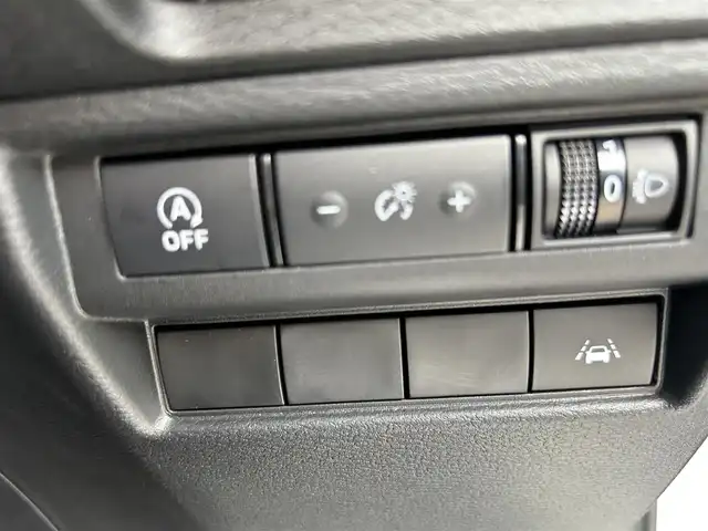 三菱 トライトン GSR 千葉県 2025(令7)年 0.1万km ホワイトダイヤモンド e-アシスト/・衝突軽減ブレーキ/レーンキープアシスト/・レーダークルーズコントロール/オートハイビーム/・クリアランスソナー/ブラインドスポットモニター/純正スマートフォン連携ナビ/・フルセグ/BT/USB/カープレイ/全方位カメラ/ステアリングスイッチ/MTモード/レザーシート(黒)/パワーシート(D席)/シートヒーター(D/N席)/ステアリングヒーター/LEDヘッドライト/オートライト/フォグライト/純正18インチAW