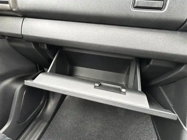 三菱 トライトン GSR 千葉県 2025(令7)年 0.1万km ホワイトダイヤモンド e-アシスト/・衝突軽減ブレーキ/レーンキープアシスト/・レーダークルーズコントロール/オートハイビーム/・クリアランスソナー/ブラインドスポットモニター/純正スマートフォン連携ナビ/・フルセグ/BT/USB/カープレイ/全方位カメラ/ステアリングスイッチ/MTモード/レザーシート(黒)/パワーシート(D席)/シートヒーター(D/N席)/ステアリングヒーター/LEDヘッドライト/オートライト/フォグライト/純正18インチAW