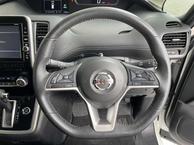 日産 セレナ ハイウェイスター 愛知県 2019(令1)年 6.2万km ブリリアントホワイトパール 純正9型ナビ SDカードなし/フリップダウンモニター/クルーズコントロール/バックカメラ/ハンズフリースライドドア/純正アルミホイール/オートライト/ETC/衝突軽減システム/CD DVD/Bluetooth/ステアリングスイッチ/スマートキー/プッシュスタート