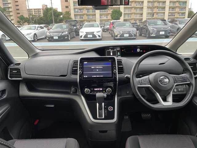 日産 セレナ ハイウェイスター 愛知県 2019(令1)年 6.2万km ブリリアントホワイトパール 純正9型ナビ SDカードなし/フリップダウンモニター/クルーズコントロール/バックカメラ/ハンズフリースライドドア/純正アルミホイール/オートライト/ETC/衝突軽減システム/CD DVD/Bluetooth/ステアリングスイッチ/スマートキー/プッシュスタート