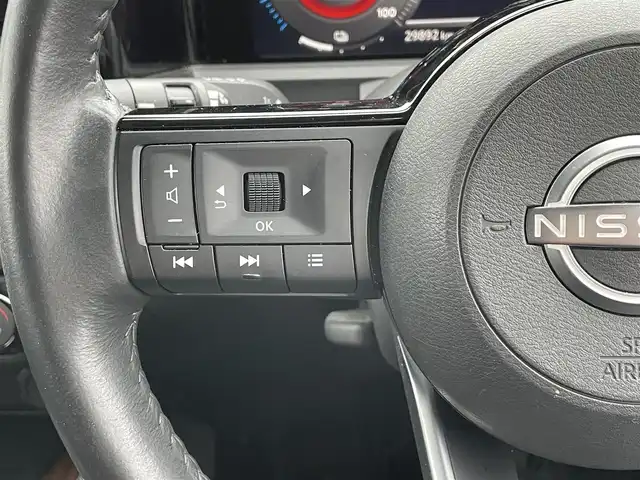 日産 オーラ G レザーエディション 静岡県 2022(令4)年 3万km ガンＭ /純正ナビ/地デジTV//純正CD/DVD/Bluetooth//バック/全周囲カメラ//レザーシート//デジタルインナーミラー//オートハイビーム//エマージェンシーブレーキ//社外17インチAW//スマートキー//スペアキー//保証書//取説
