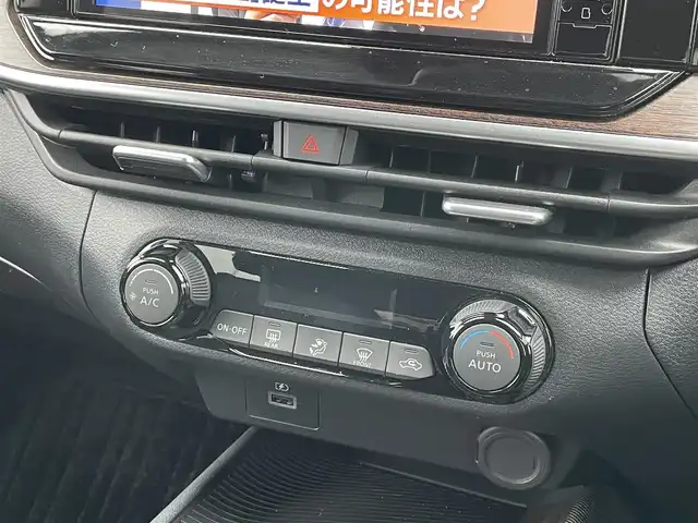 日産 オーラ G レザーエディション 静岡県 2022(令4)年 3万km ガンＭ /純正ナビ/地デジTV//純正CD/DVD/Bluetooth//バック/全周囲カメラ//レザーシート//デジタルインナーミラー//オートハイビーム//エマージェンシーブレーキ//社外17インチAW//スマートキー//スペアキー//保証書//取説